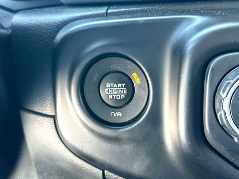 Used 2021 Jeep Gladiator Sport image 28