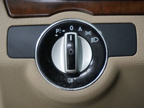 Used 2010 Mercedes-Benz E 550 E 550 image 21