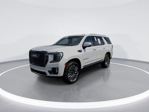 Used 2024 GMC Yukon Denali Ultimate AWD/4WD image 4