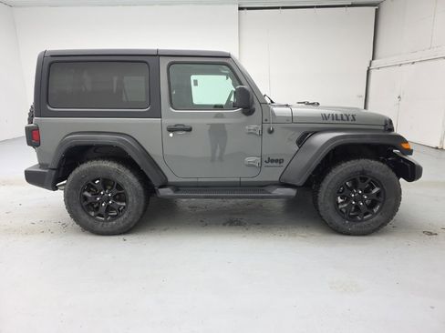 Used 2022 Jeep Wrangler Sport AWD/4WD image 12