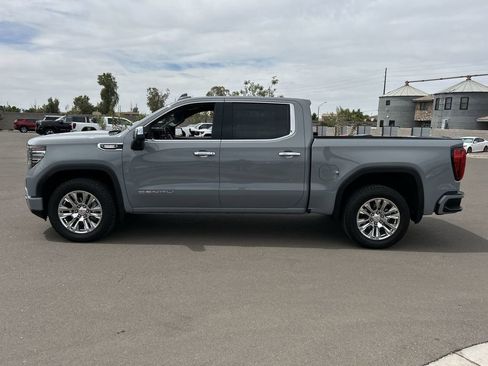 Used 2025 GMC Sierra 1500 Denali image 5