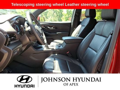 Used 2023 Chevrolet Traverse RS FWD image 13