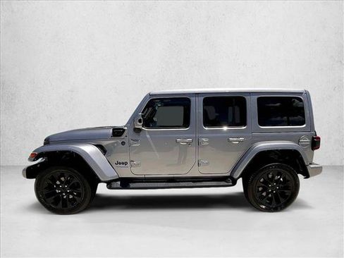 Used 2021 Jeep Wrangler Unlimited Sahara AWD/4WD image 6