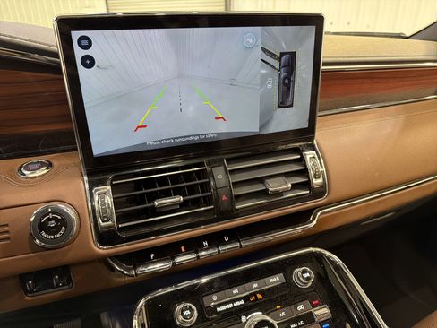 Used 2024 Lincoln Navigator L Reserve image 20