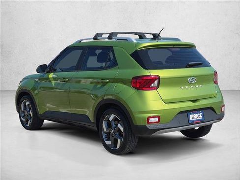 Used 2023 Hyundai Venue SEL FWD image 8
