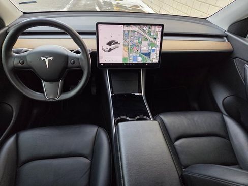 Used 2020 Tesla Model Y Long Range image 2
