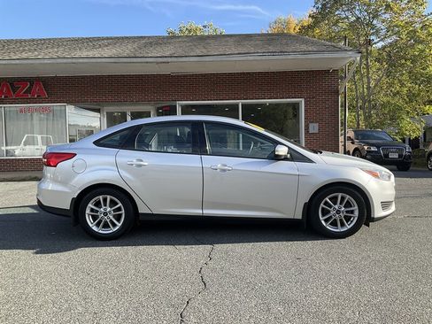 Used 2016 Ford Focus SE image 11