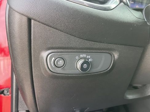 Used 2019 Chevrolet Equinox LT image 25