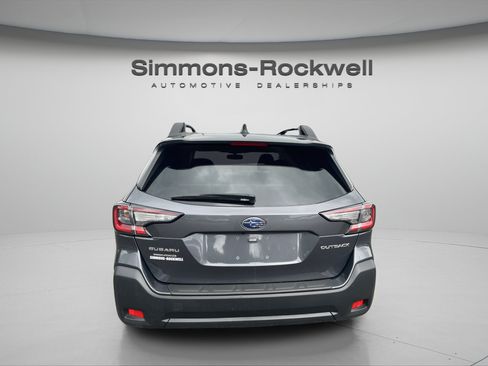 Used 2024 Subaru Outback Premium AWD/4WD image 5