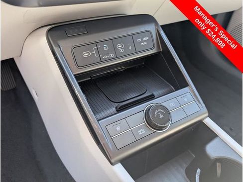 Used 2025 Hyundai Kona SEL image 24