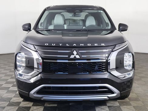 New 2025 Mitsubishi Outlander SE image 14