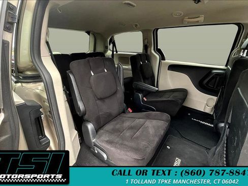 Used 2012 Dodge Grand Caravan SE image 27