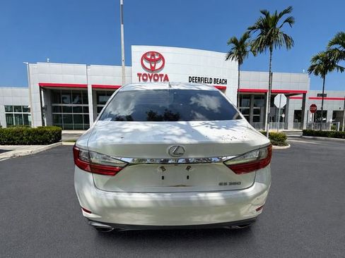 Used 2017 Lexus ES 350 w/ Accessory Package FWD image 3