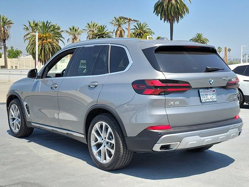 Used 2024 BMW X5 sDrive40i w/ Parking Assistance Package RWD image 2