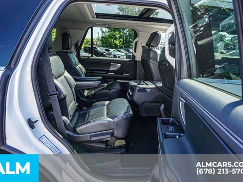 Used 2025 Ford Expedition Platinum AWD/4WD image 24