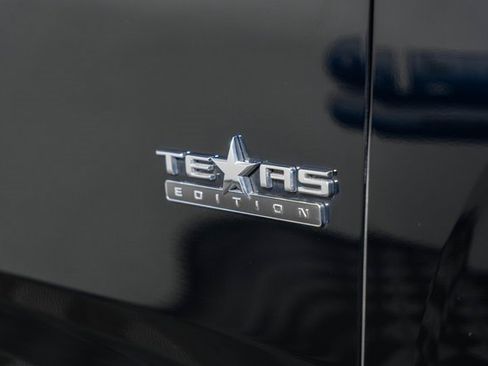 Used 2021 Chevrolet Tahoe LT w/ LT Signature Package image 17