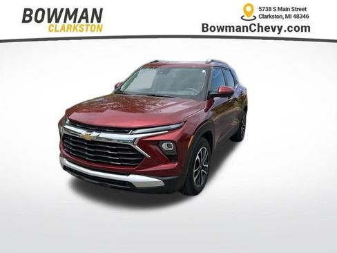 Used 2025 Chevrolet TrailBlazer LT w/ Convenience Package FWD image 1