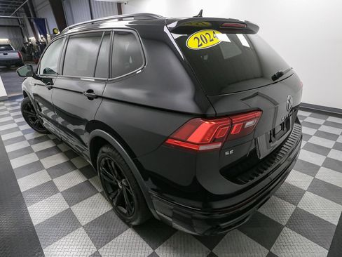 Used 2024 Volkswagen Tiguan SE R-Line AWD/4WD image 12