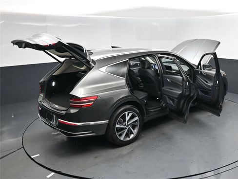 Used 2025 Genesis GV80 2.5T Select image 18