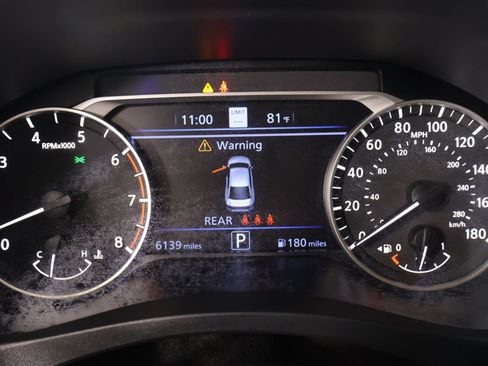 Used 2023 Nissan Altima 2.0 SR FWD image 4