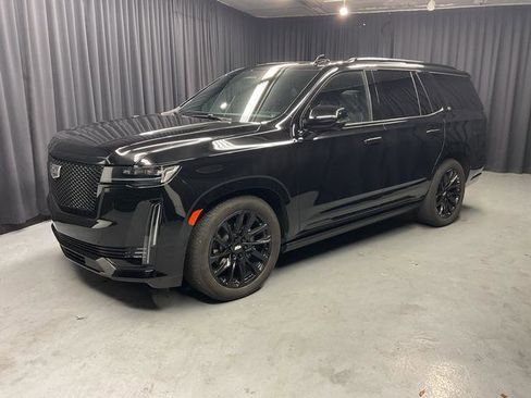 Used 2023 Cadillac Escalade Sport w/ LPO, ONYX Package image 2