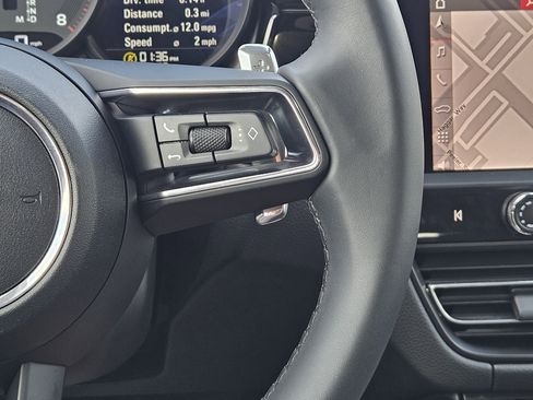 Certified 2026 Porsche Macan image 27