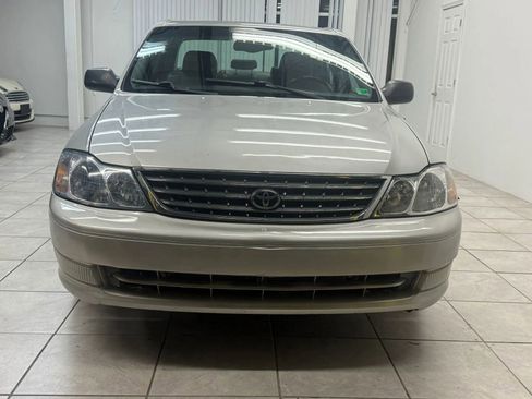 Used 2004 Toyota Avalon XLS image 2