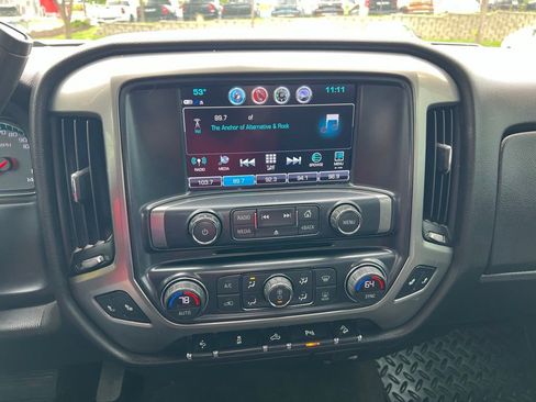 Used 2018 Chevrolet Silverado 1500 LT w/ All Star Edition AWD/4WD image 30