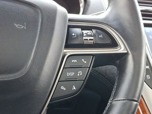 Used 2019 Lincoln Nautilus Reserve image 24