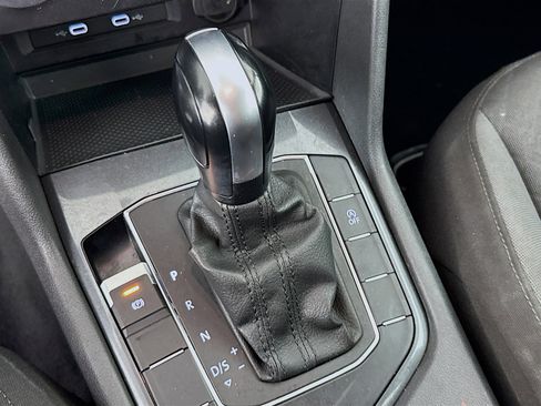 Used 2020 Volkswagen Tiguan S image 19