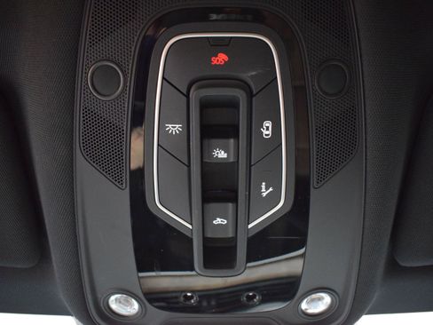 Used 2019 Audi e-tron Premium Plus AWD/4WD image 33