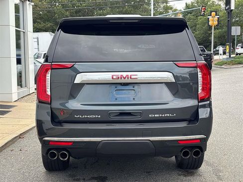 Used 2021 GMC Yukon Denali w/ Denali Ultimate Package image 3