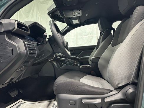 Used 2025 Toyota 4Runner TRD Off-Road image 15