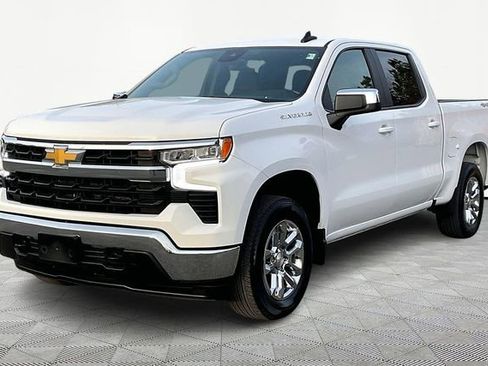 Used 2023 Chevrolet Silverado 1500 LT image 3