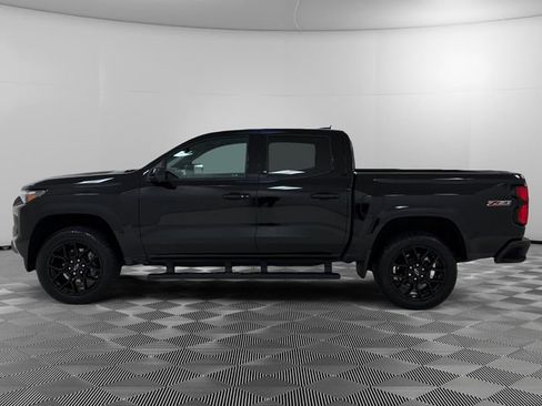 Certified 2024 Chevrolet Colorado Z71 w/ LPO, Dark Essentials Package AWD/4WD image 2