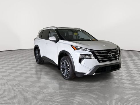 Certified 2025 Nissan Rogue SL w/ Tech Package AWD/4WD image 2