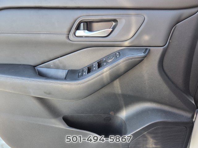 Used 2024 Nissan Rogue SL FWD image 27