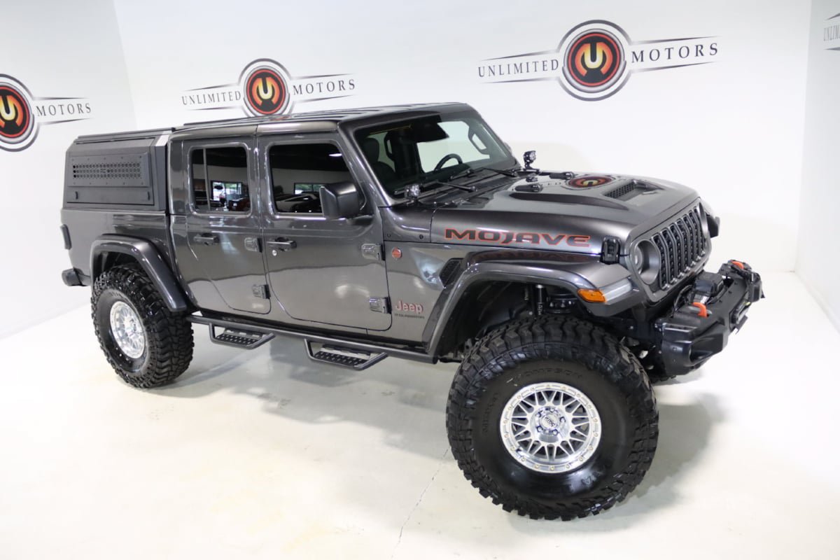 Used 2026 Jeep Gladiator Mojave AWD/4WD image 7
