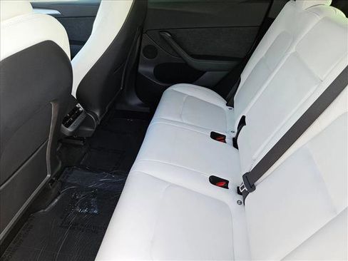 Used 2023 Tesla Model Y Performance image 15