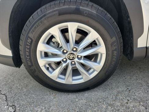 Certified 2026 Toyota Corolla Cross LE FWD image 29