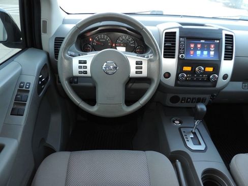 Used 2020 Nissan Frontier SV w/ Midnight Edition Floor Mats RWD image 20