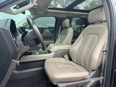 Used 2019 Ford Expedition Limited w/ Equipment Group 302A image 14