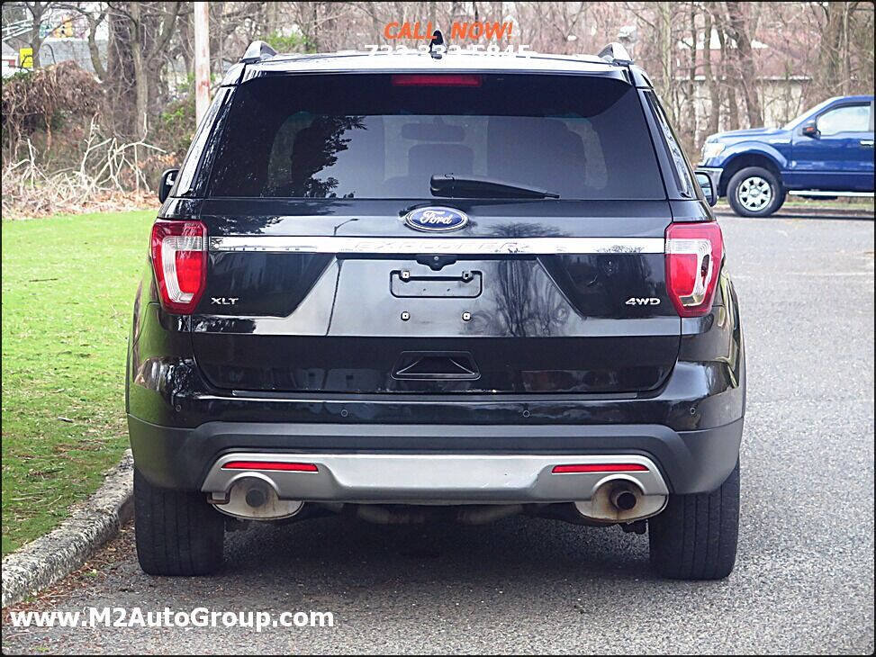 Used 2016 Ford Explorer XLT w/ Equipment Group 202A AWD/4WD image 27