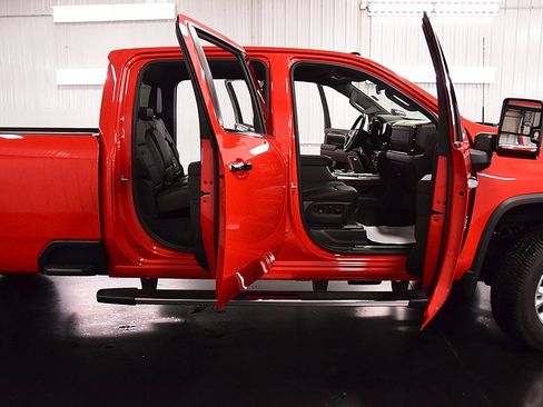 Used 2024 Chevrolet Silverado 2500 LTZ w/ LTZ Convenience Package image 34