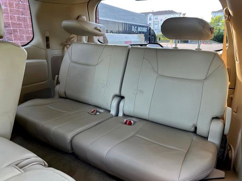 Used 2013 Lexus LX 570 4WD image 16