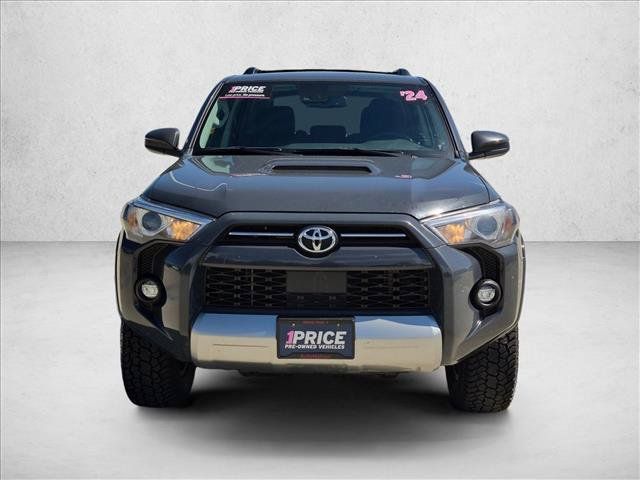 Used 2024 Toyota 4Runner TRD Off-Road AWD/4WD image 2