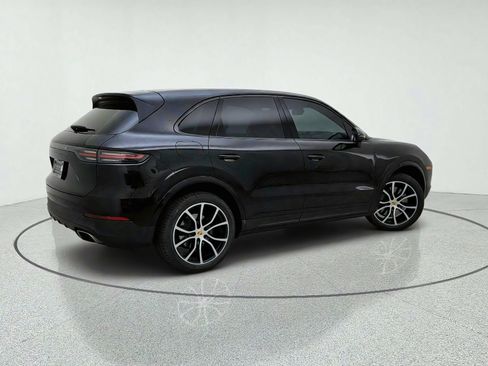 Used 2021 Porsche Cayenne AWD/4WD image 8