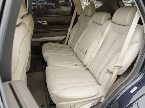 Used 2024 Genesis GV80 2.5T AWD/4WD image 19