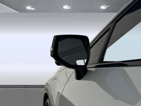 Used 2025 Kia Sportage SX image 21