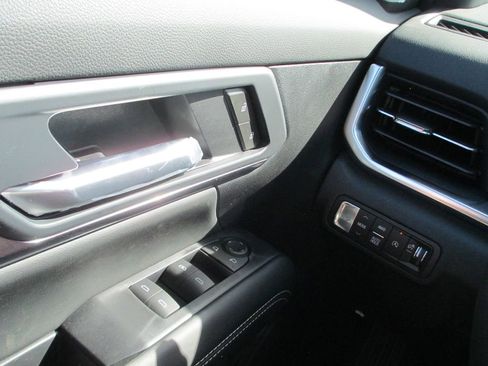 New 2026 GMC Terrain Elevation w/ Elevation Premium Package AWD/4WD image 13